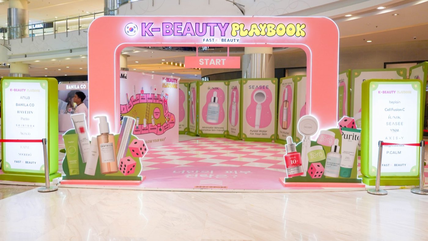 Pop-up K-Beauty Playbook Fast K Beauty yang menampilkan skincare dan makeup Korea
